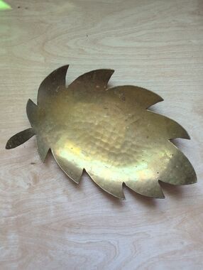 HAMMERED Brass Leaf Decorative Tray - Gold
